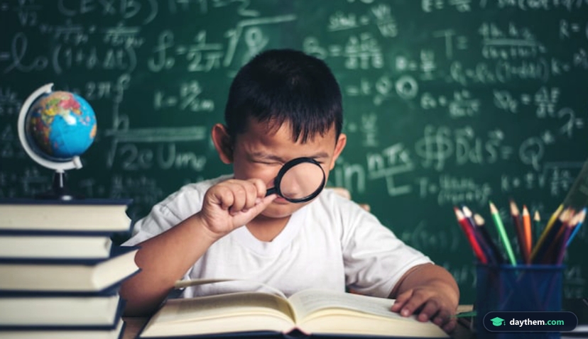 Học sinh đang quan sát và học tập với mô hình quả địa cầu trong lớp học.