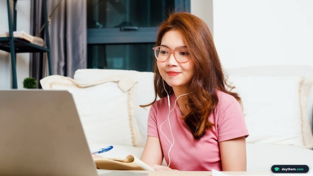 Có gia sư nào dạy văn online ở TPHCM không