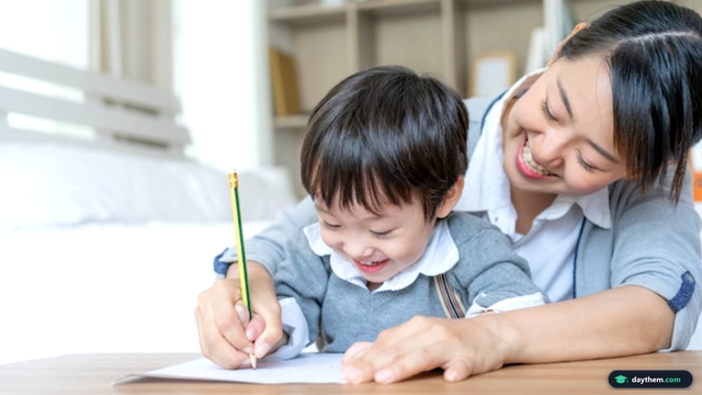 Làm gia sư có phải đóng thuế không