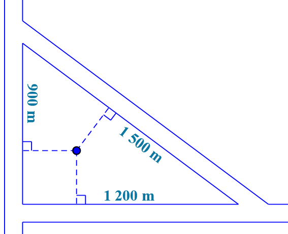 Một khu dân cư được bao quanh bởi ba con đường thẳng lập thành một tam giác với độ dài các cạnh là 900m, 1200m và 1500m. Họ muốn xây dựng một khách sạn bên  (ảnh 1)